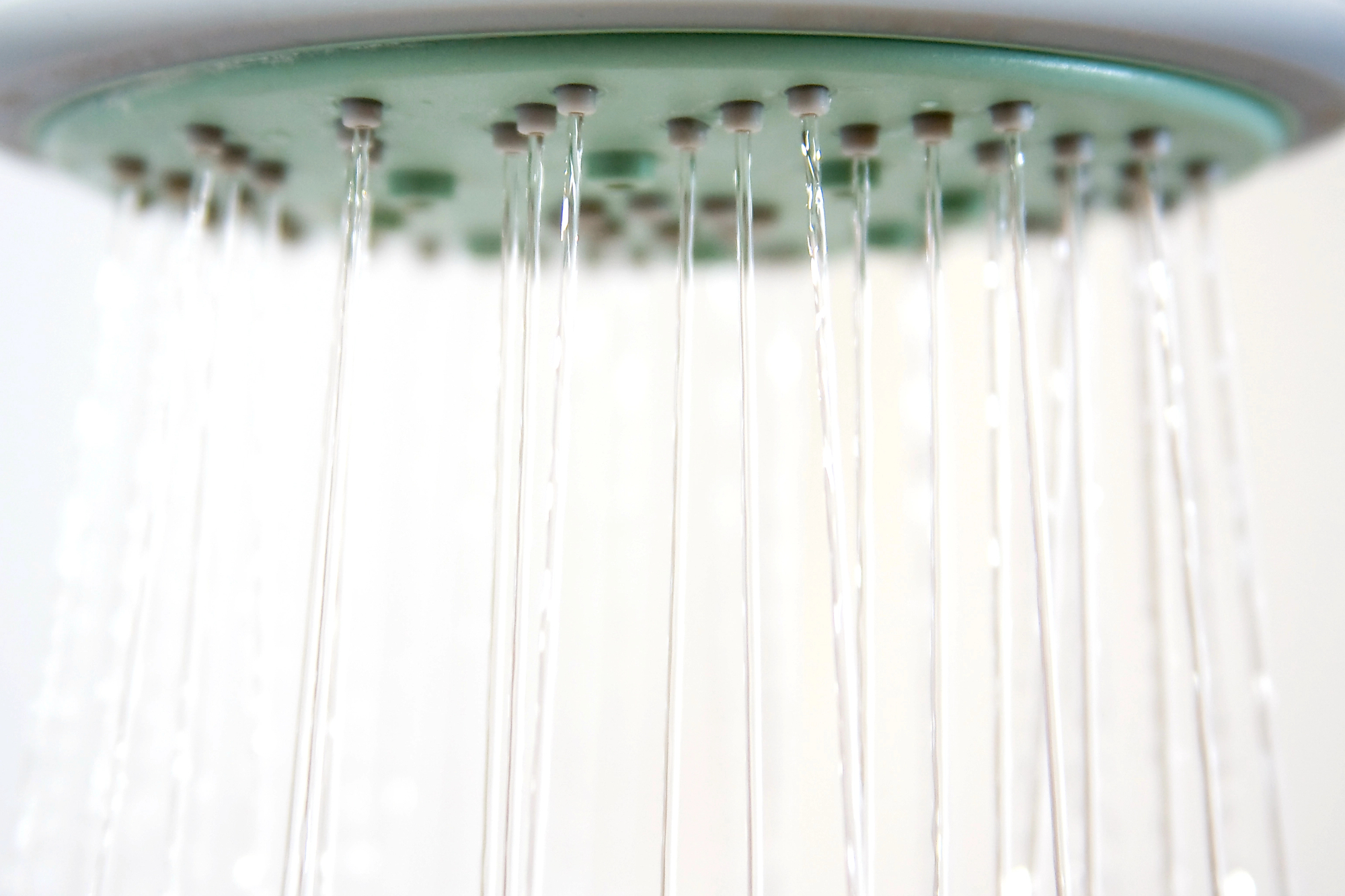 Izbira armature za kopalnico lahko spremeni celotno izkušnjo opremljanja doma